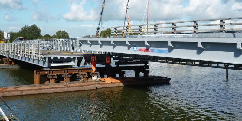 Historie: 2015: Verkeersbrug stroomkanaal Lemmer