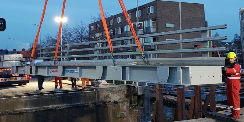 Renovatie Zwanenbrug in Halfweg