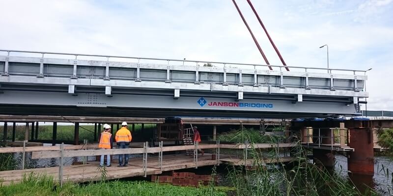 Historie: Snelwegbrug in de A59 bij Waalwijk